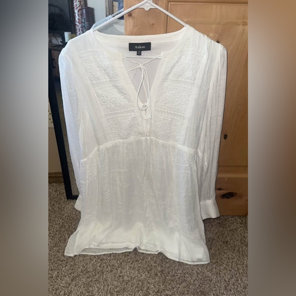 Aakaa White Boho Lace-Up Blouse